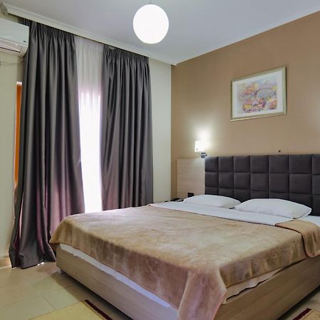 Hotel Mediterrane Sarande Exterior photo
