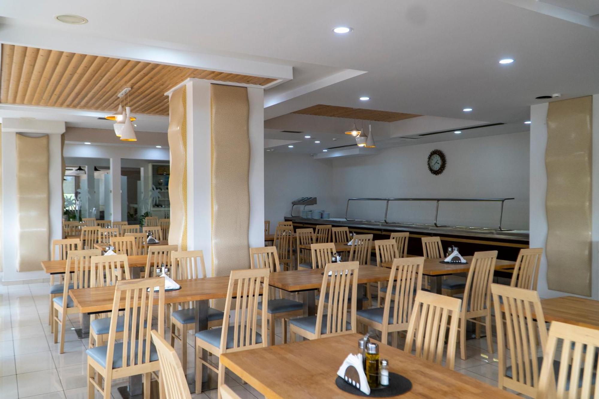 Hotel Mediterrane Sarande Exterior photo