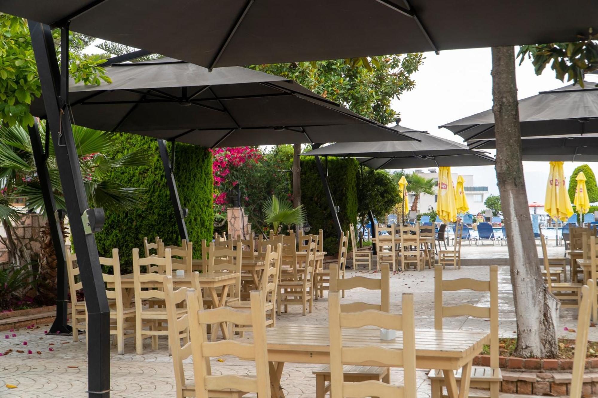 Hotel Mediterrane Sarande Exterior photo