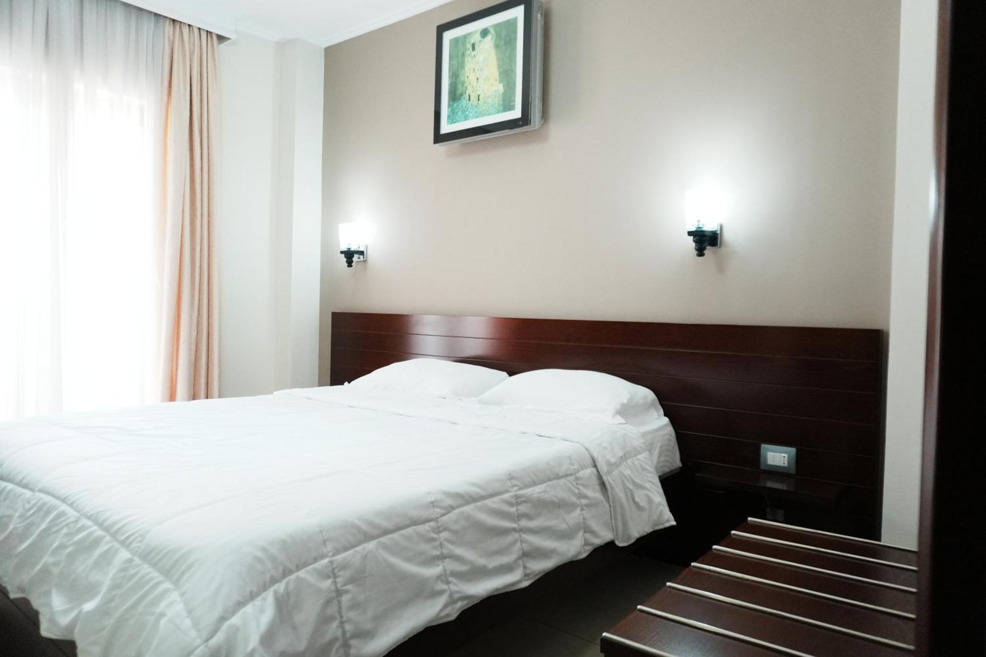 Hotel Mediterrane Sarande Exterior photo
