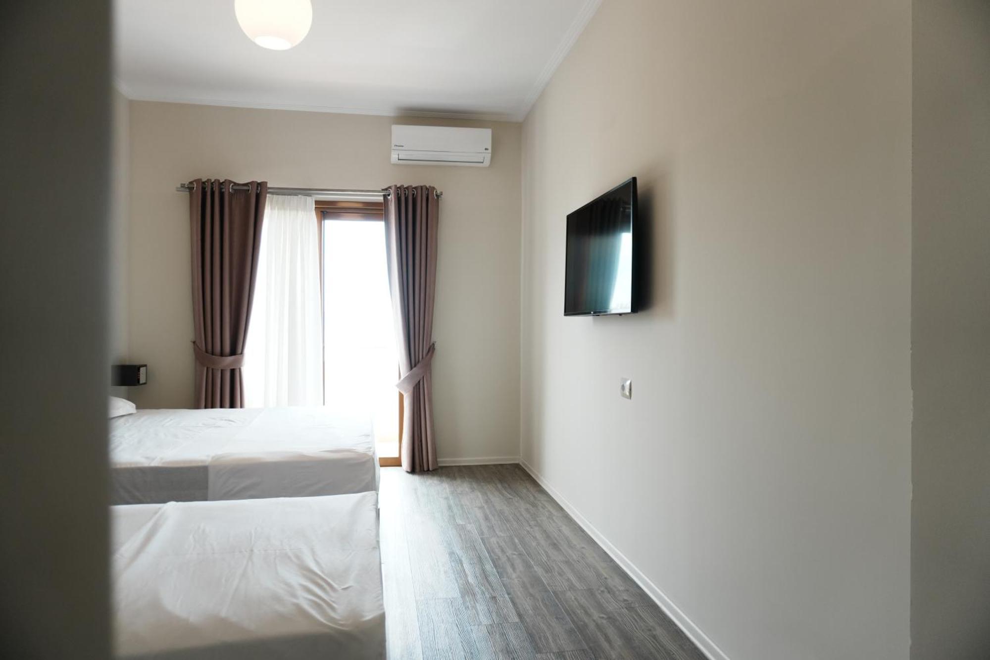Hotel Mediterrane Sarande Exterior photo