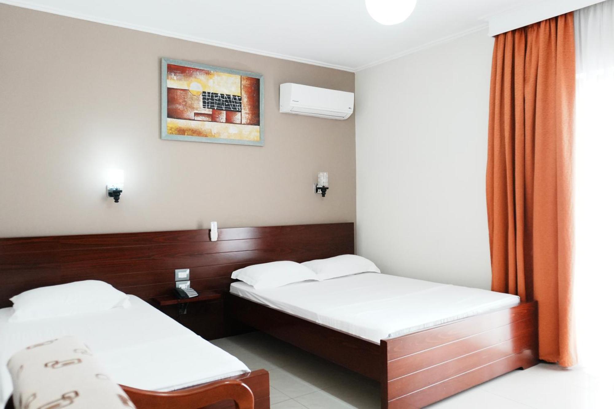 Hotel Mediterrane Sarande Exterior photo