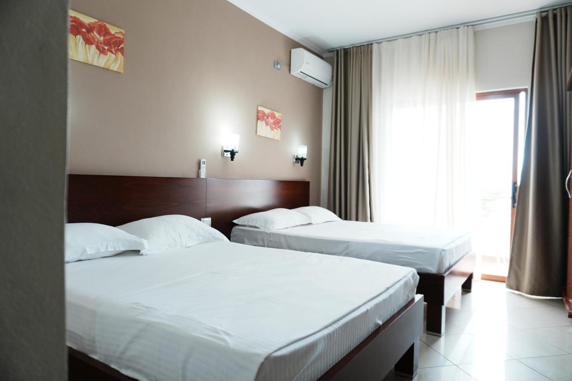 Hotel Mediterrane Sarande Exterior photo