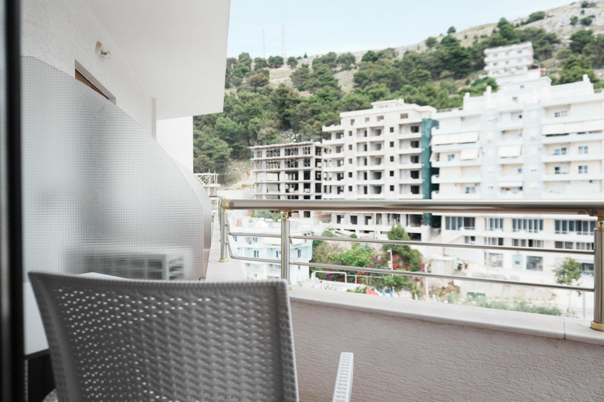 Hotel Mediterrane Sarande Exterior photo
