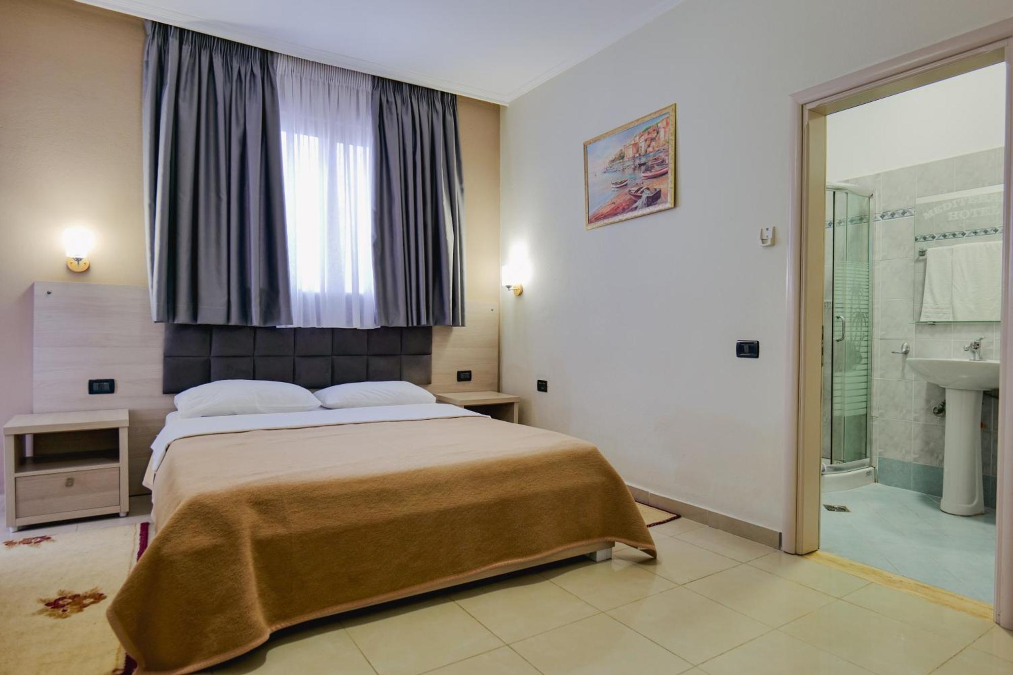 Hotel Mediterrane Sarande Exterior photo