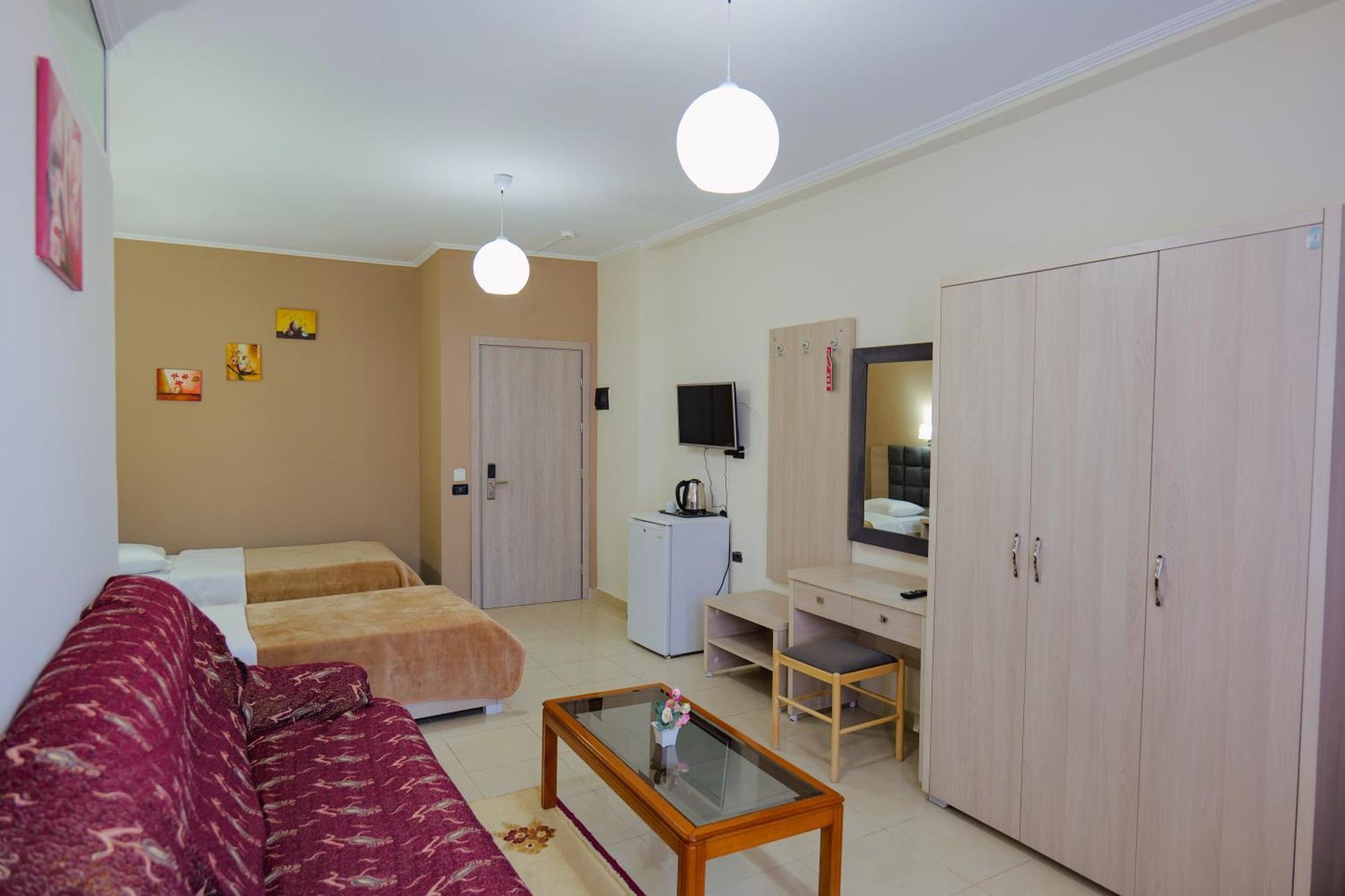 Hotel Mediterrane Sarande Exterior photo