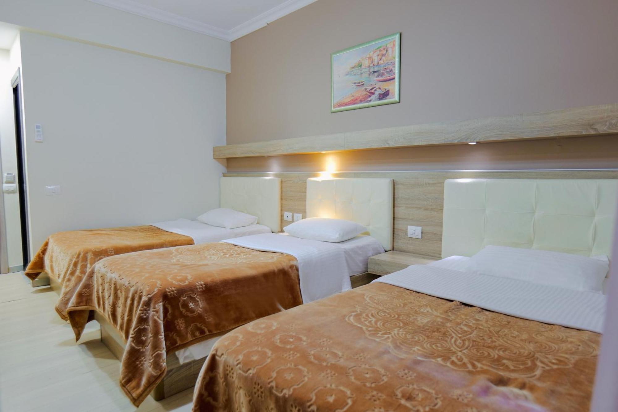 Hotel Mediterrane Sarande Exterior photo