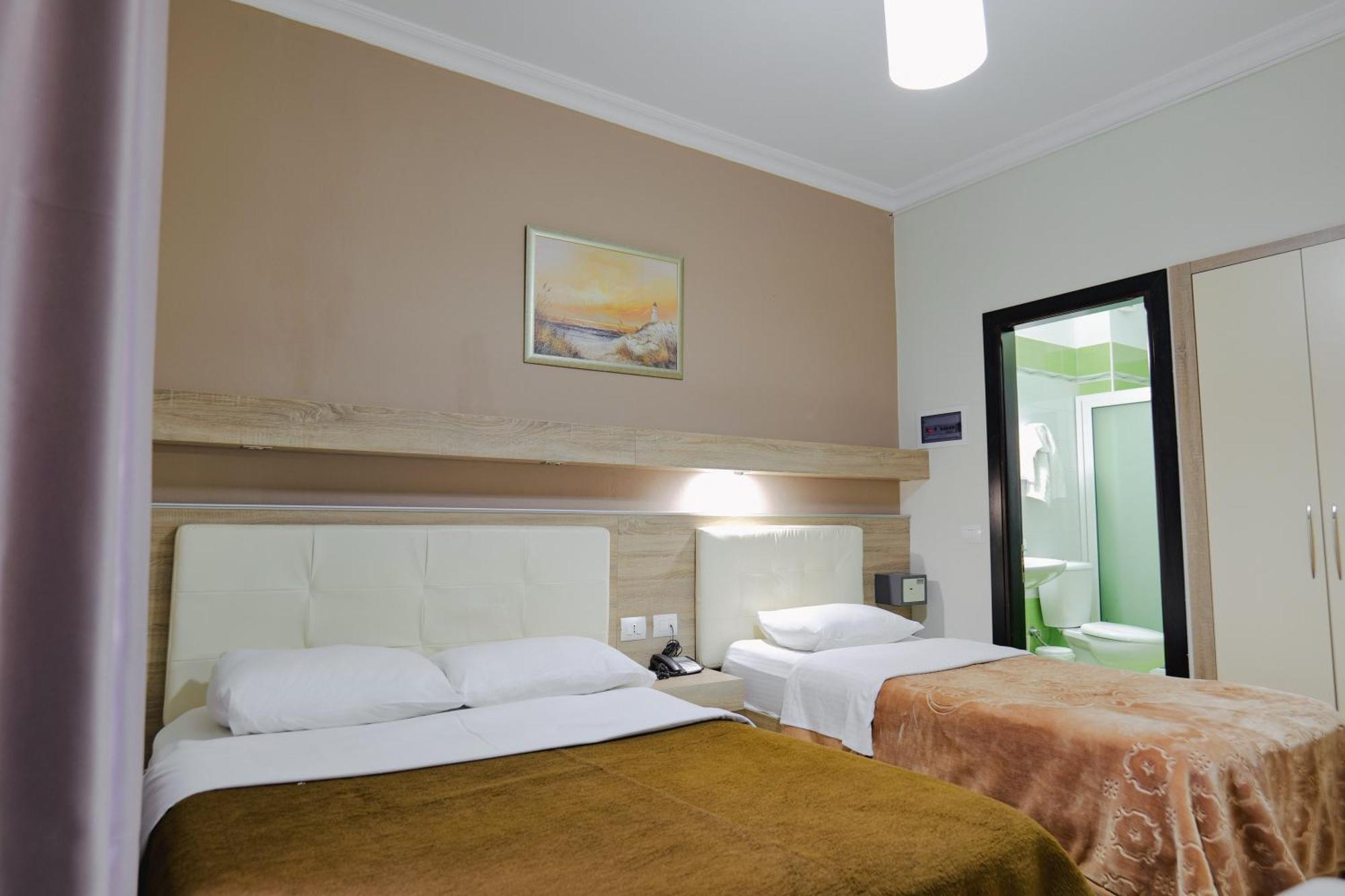 Hotel Mediterrane Sarande Exterior photo